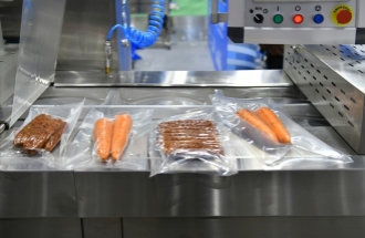 Jak wybrać idealną pakowarkę próżniową? Porównanie typów i kluczowe parametry